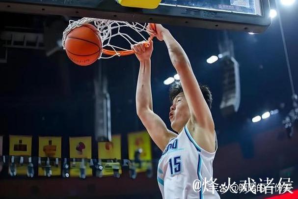 杨瀚森17+12青岛胜山东 范子铭24分首钢负山西 杨瀚森17+12青岛胜山东 范子铭24分首钢负山西