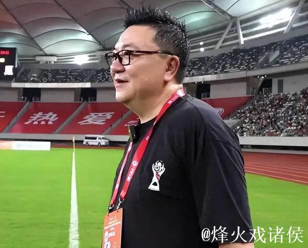 董路高调称青训不为赚钱,愿意无偿送足球小将,引发圈内持续讨论 董路高调称青训不为赚钱,愿意无偿送足球小将,引发圈内持续讨论