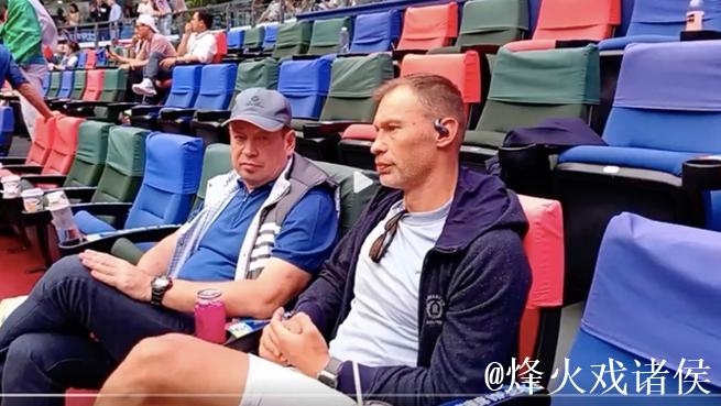 斯卢茨基出战网球赛遗憾出局 球迷鼓励：申花是冠军！